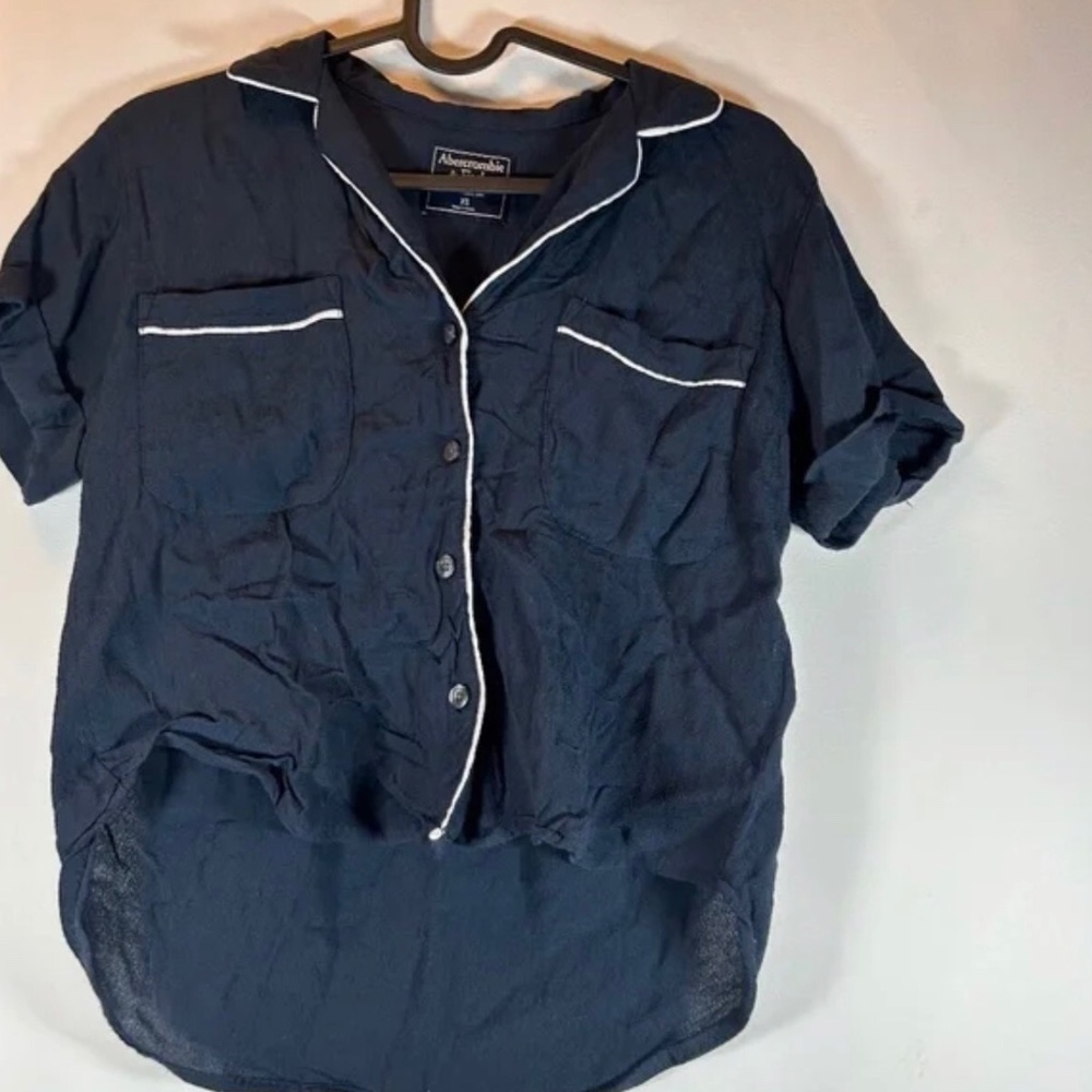 Abercrombie & Fitch - Women's Cropped Button Up Short Sleeve Top (Navy Blue)